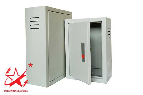 Tủ điện 1200x800x300 mm trải qua các bước xử lý kỹ càng, nghiêm ngặt cùng công nghệ hiện đại và dòng sơn cao cấp, bề mặt của tủ vừa thầm mỹ vừa bền bỉ.